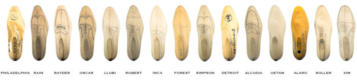 formes en bois de chaussures