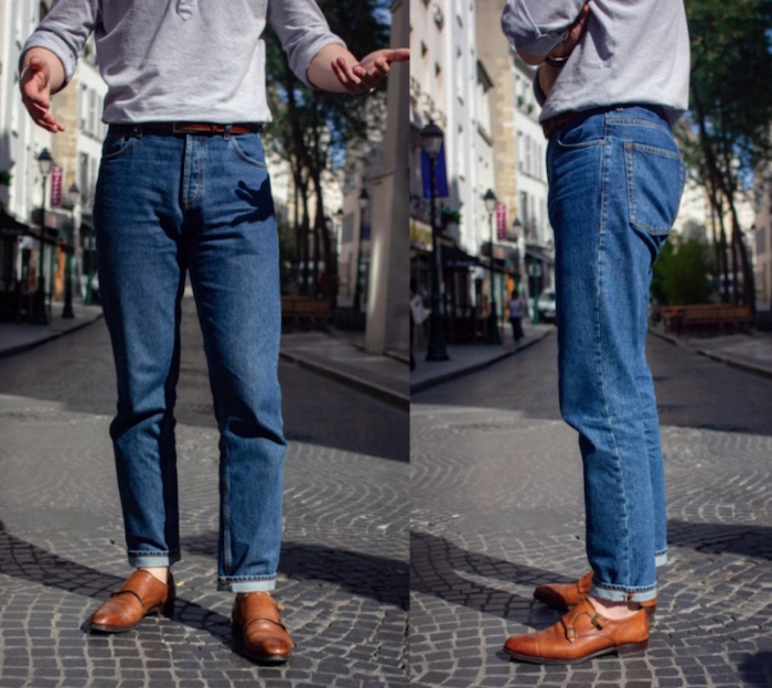 jean bleu chaussure marron chemise gris