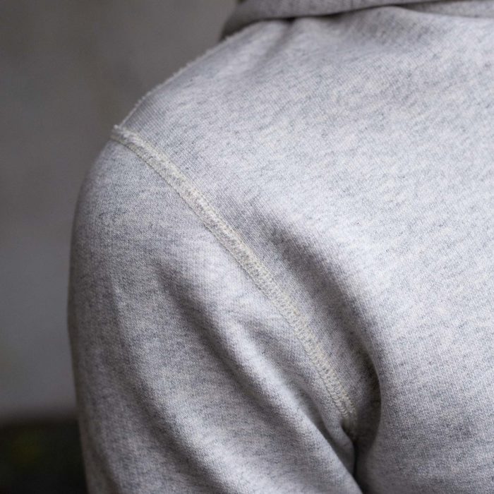 coutures flatlock hoodie gris