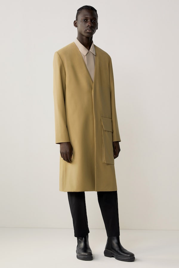 tenue homme manteau minimaliste