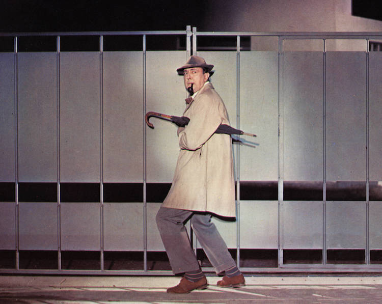 Jacques Tati homme trench beige monsieur Hulot