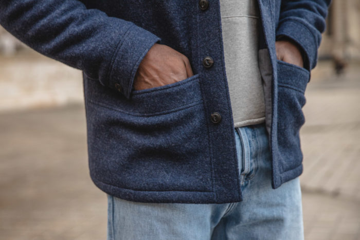 hoodie gris manteau bleu marine jean delave 